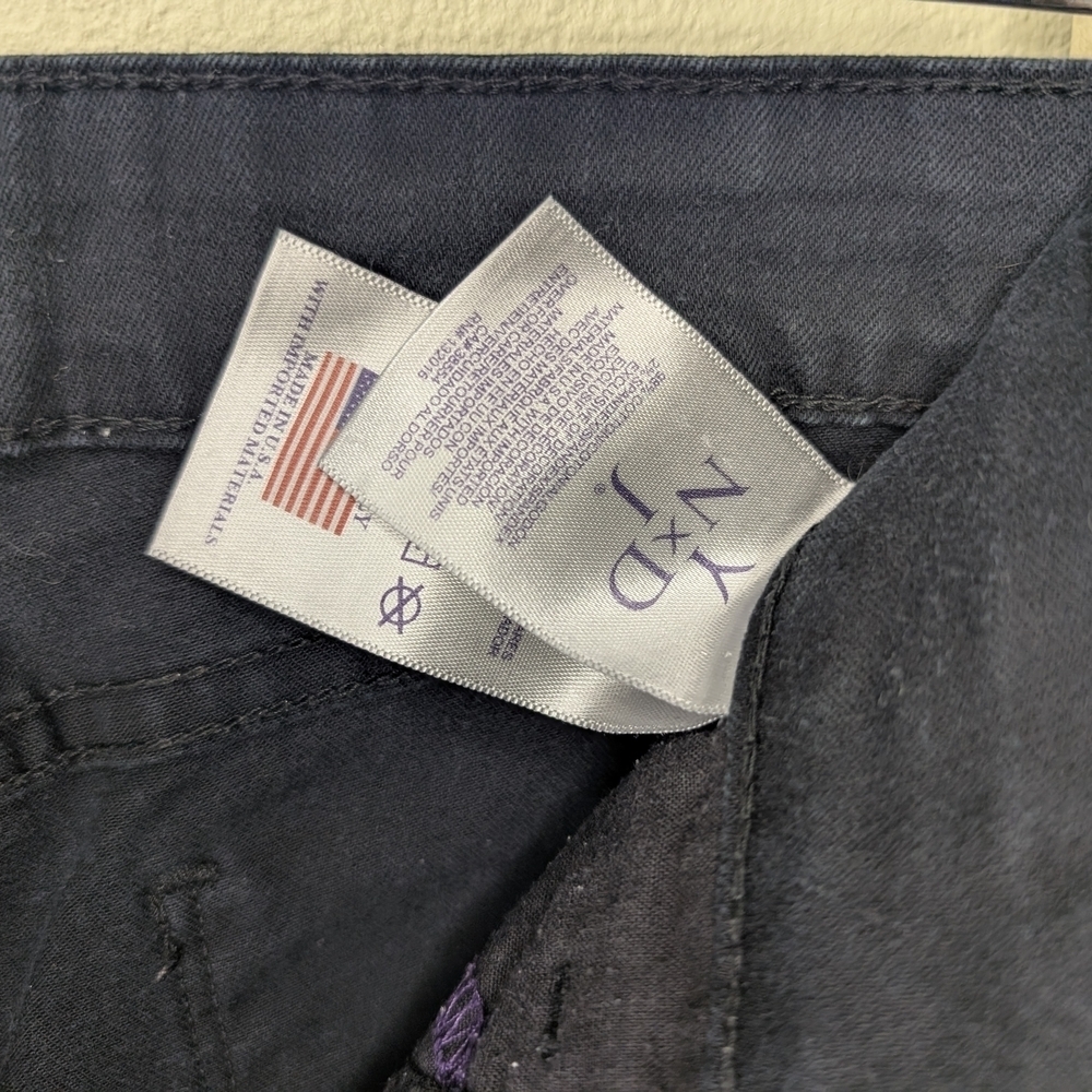 Women's Black Jeans - Picture 5 of 10
